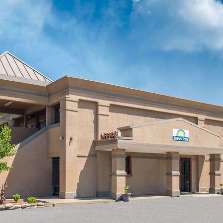 Days Inn By Wyndham Mt. Sterling Маунт Стърлинг Екстериор снимка