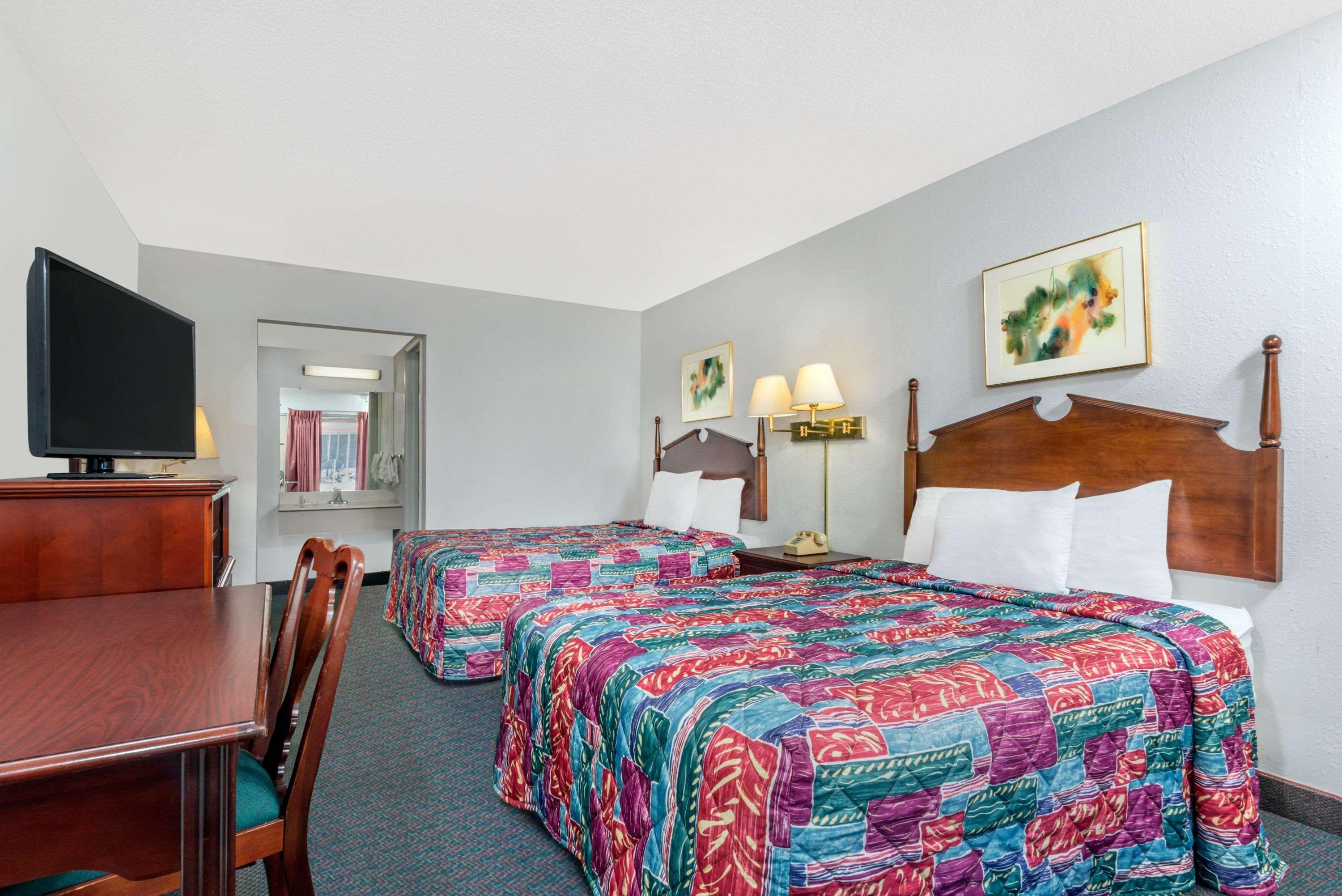 Days Inn By Wyndham Mt. Sterling Маунт Стърлинг Екстериор снимка