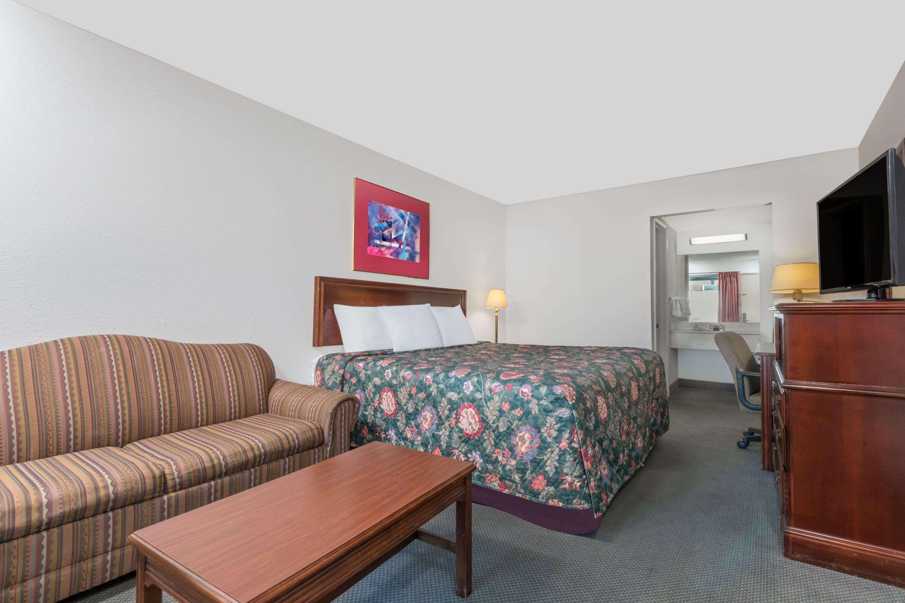 Days Inn By Wyndham Mt. Sterling Маунт Стърлинг Екстериор снимка