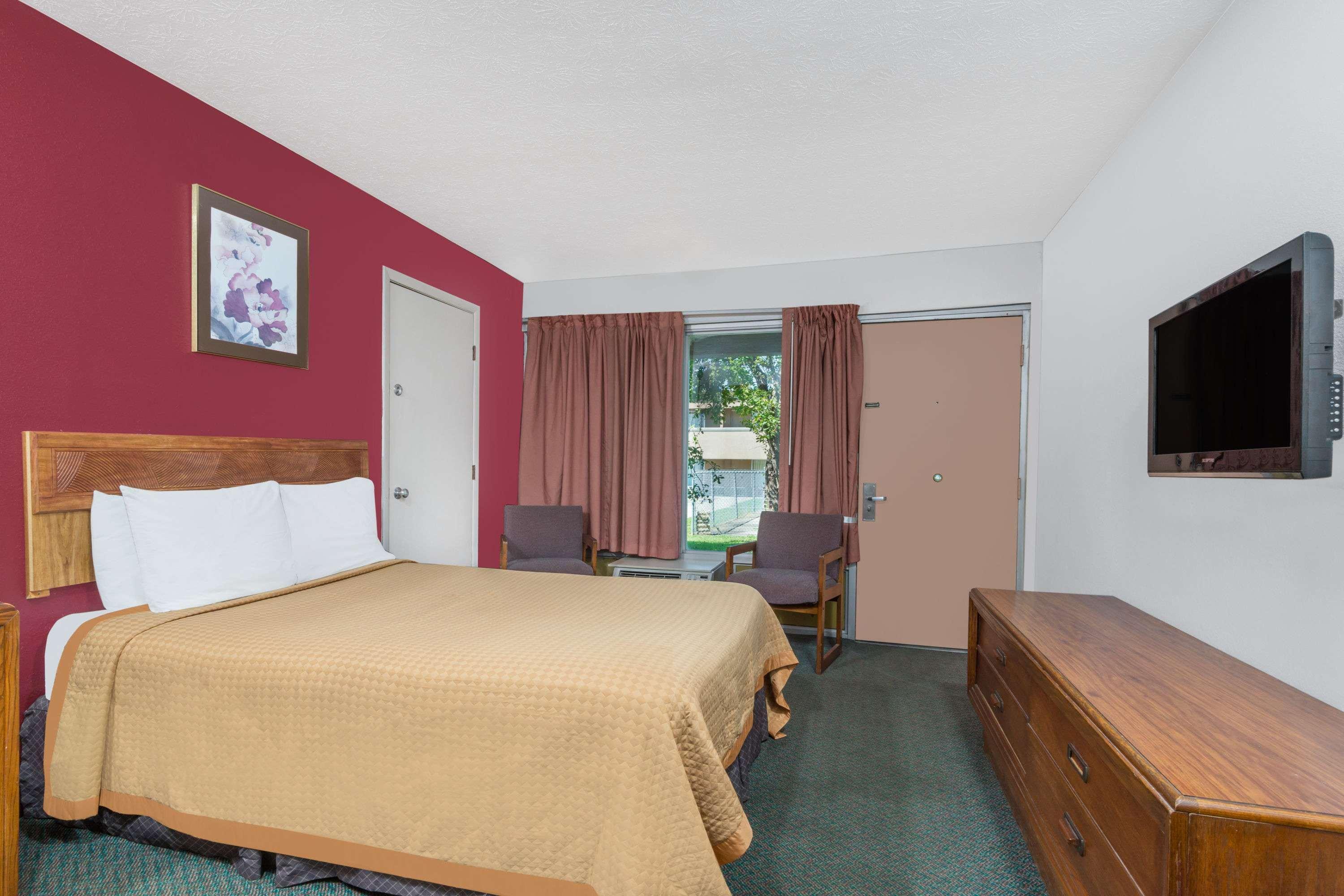 Days Inn By Wyndham Mt. Sterling Маунт Стърлинг Екстериор снимка