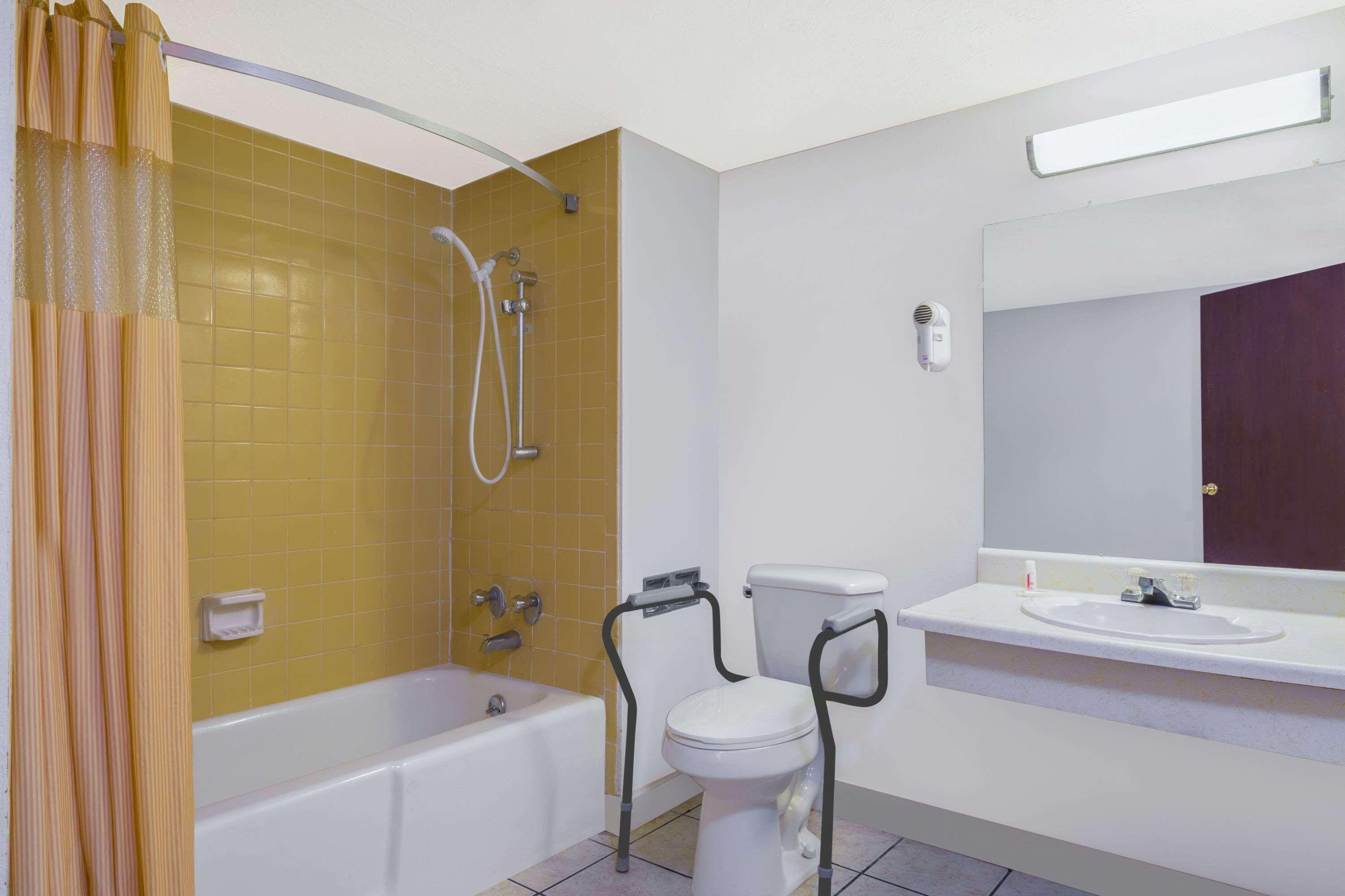 Days Inn By Wyndham Mt. Sterling Маунт Стърлинг Екстериор снимка