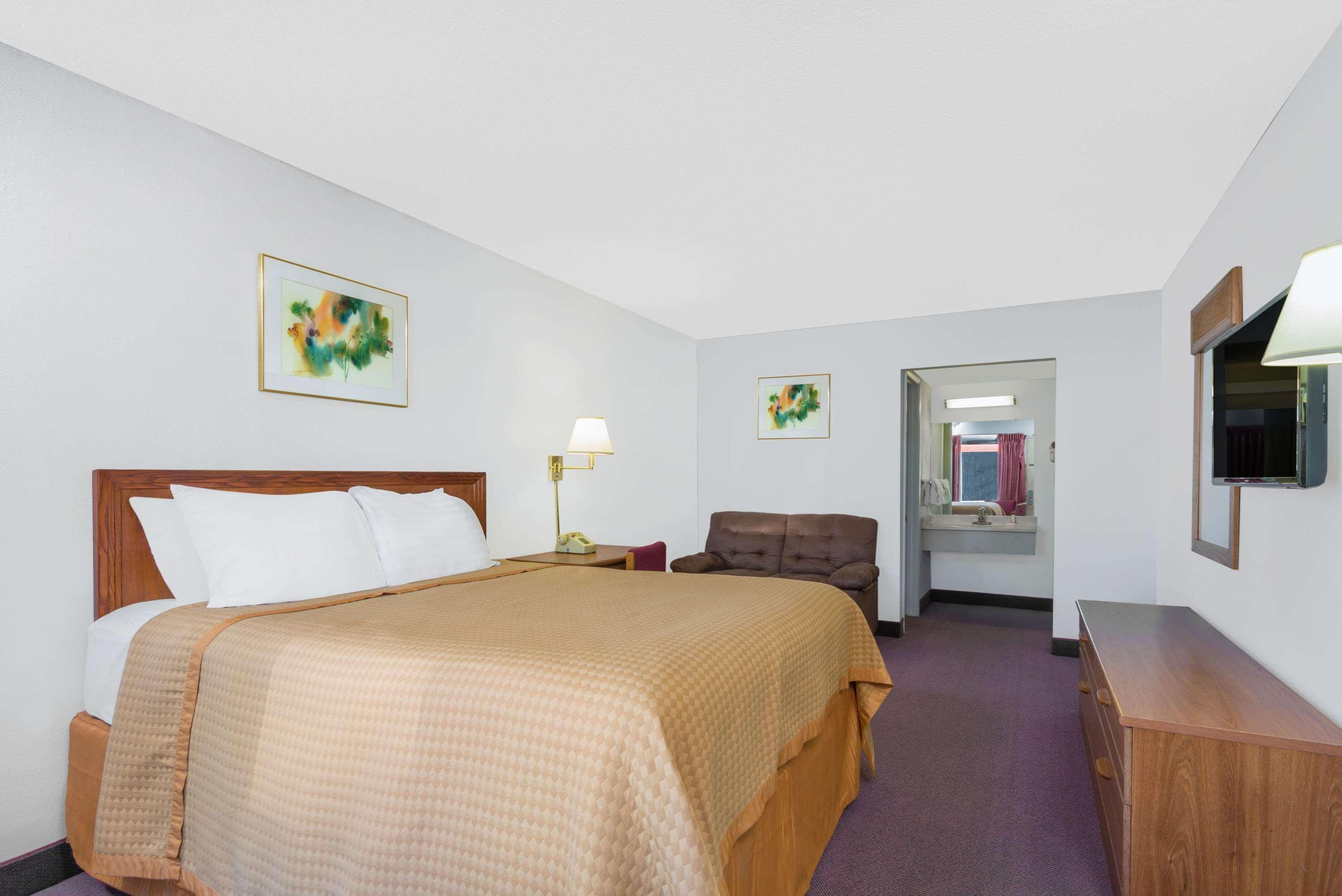 Days Inn By Wyndham Mt. Sterling Маунт Стърлинг Екстериор снимка