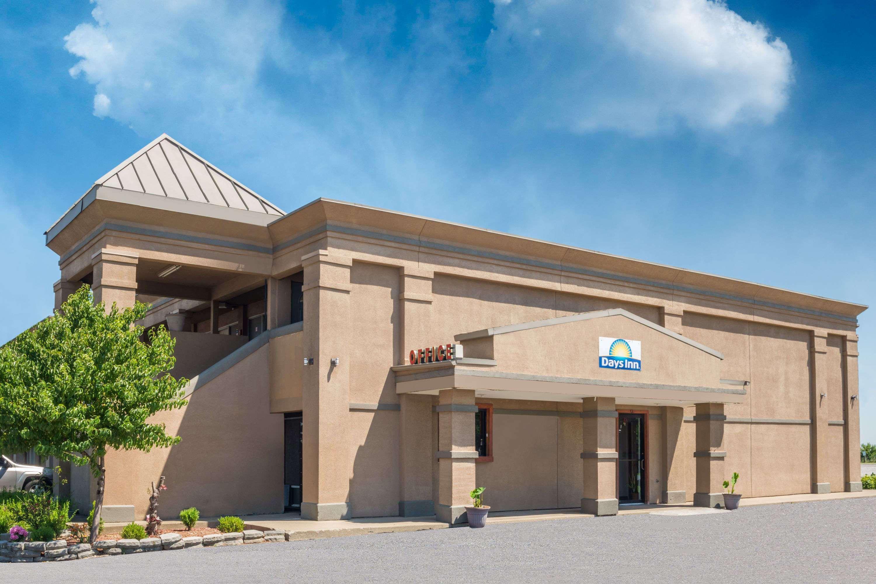 Days Inn By Wyndham Mt. Sterling Маунт Стърлинг Екстериор снимка