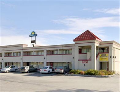 Days Inn By Wyndham Mt. Sterling Маунт Стърлинг Екстериор снимка